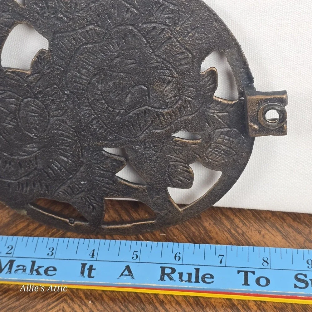 Vintage Cast Iron Rose Trivet Floral Flower Rustic Farmhouse Kitchen Wall Decor‎